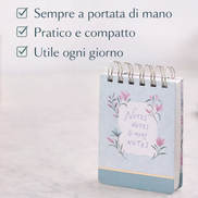 Block notes spiralato compatto con copertina colorata e spirale, ideale per prendere appunti, annotare idee e promemoria quotidiani, pratico da tenere sempre a portata di mano