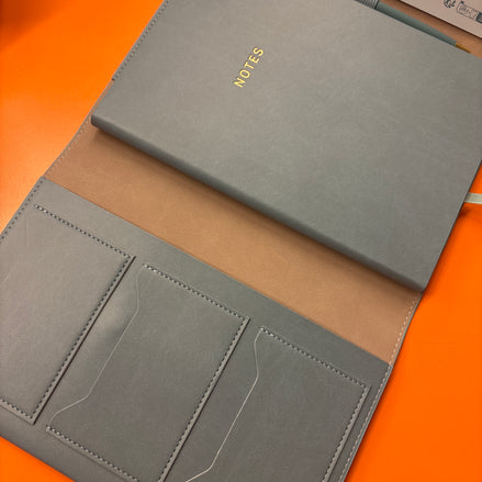Organizer Soft Touch Azzurro Rossler  – Porta Taccuino A5 Elegante e Riutilizzabile